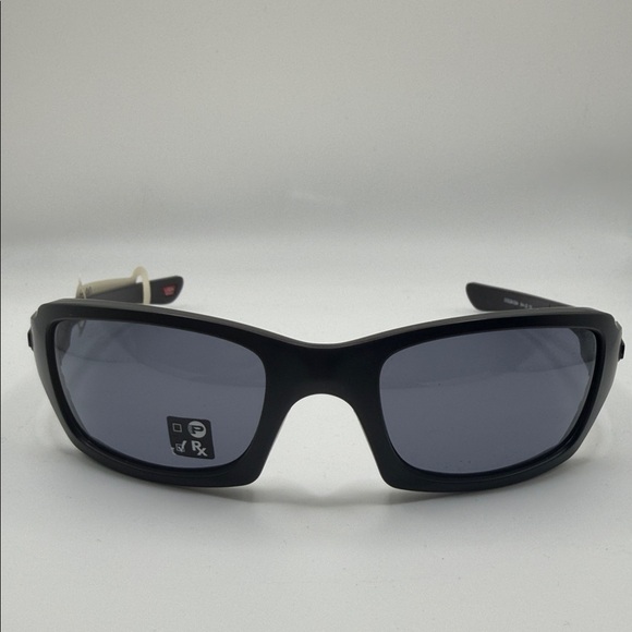 Oakley Black Sunglasses OO9238 No Case - Picture 1 of 4